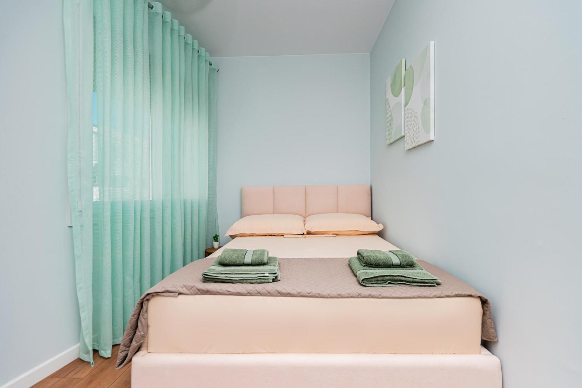 Vivi'S Seaside Apartment ドゥラス エクステリア 写真