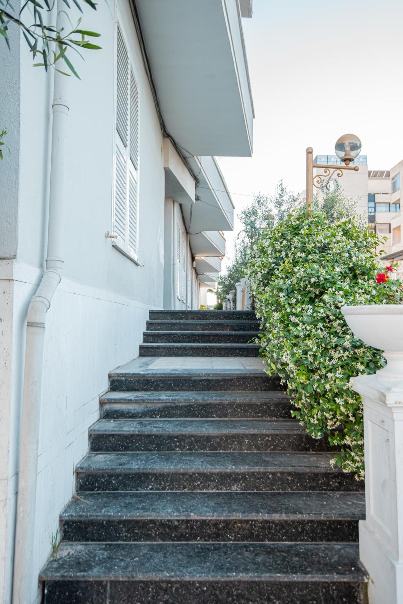 Vivi'S Seaside Apartment ドゥラス エクステリア 写真