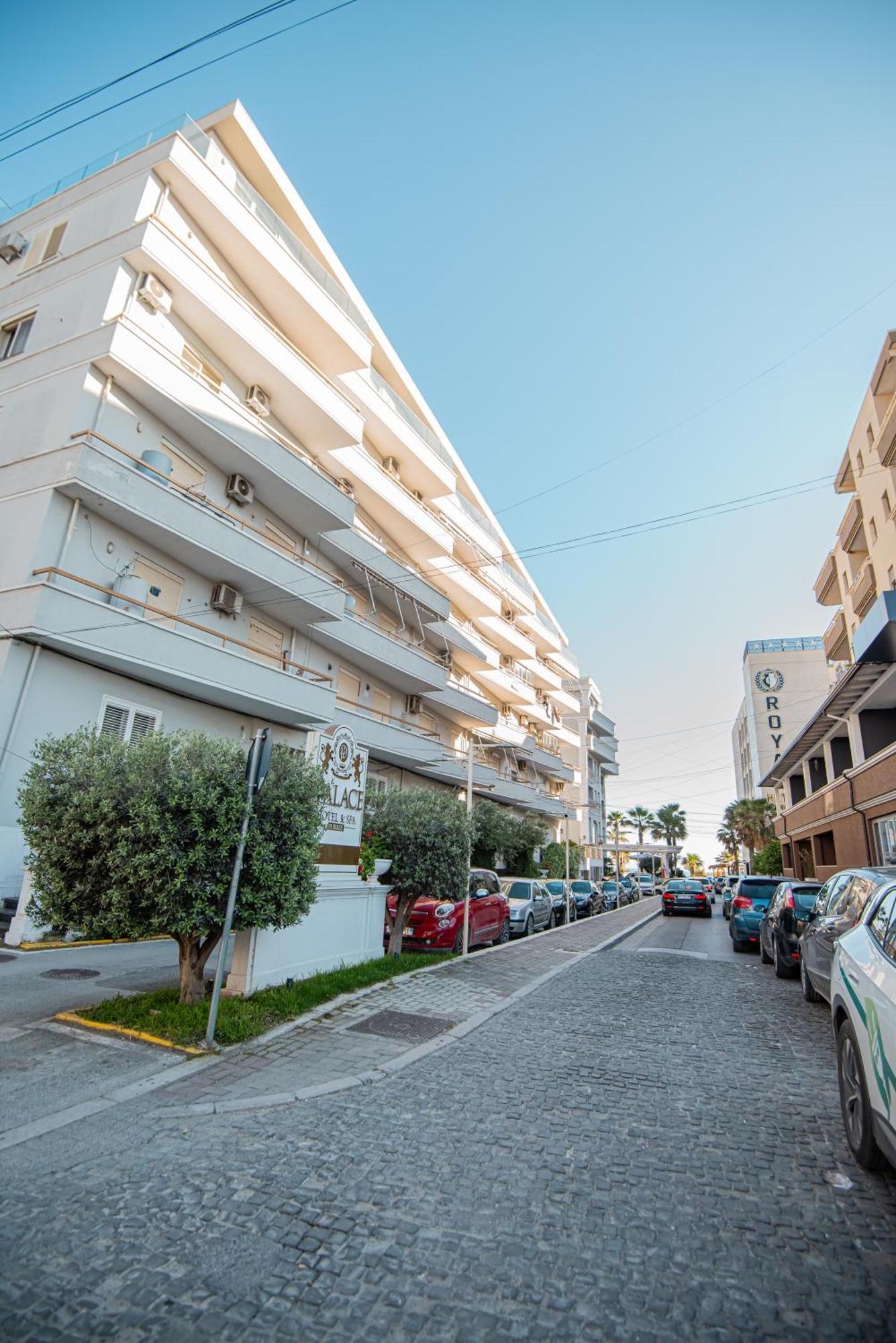 Vivi'S Seaside Apartment ドゥラス エクステリア 写真